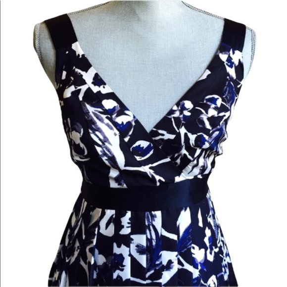 The Limited Pleated Dress, 4 - Picture 3 of 4